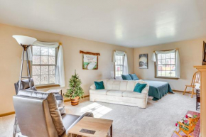 Walk to Centennial Park Apartment with Garage!
